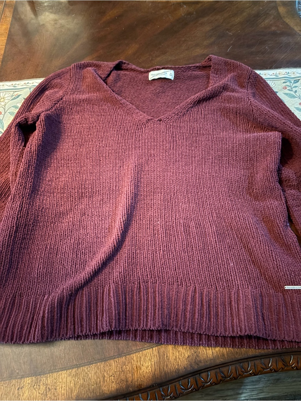 Abercrombie & Fitch Women's V-Neck Sweater in Wine